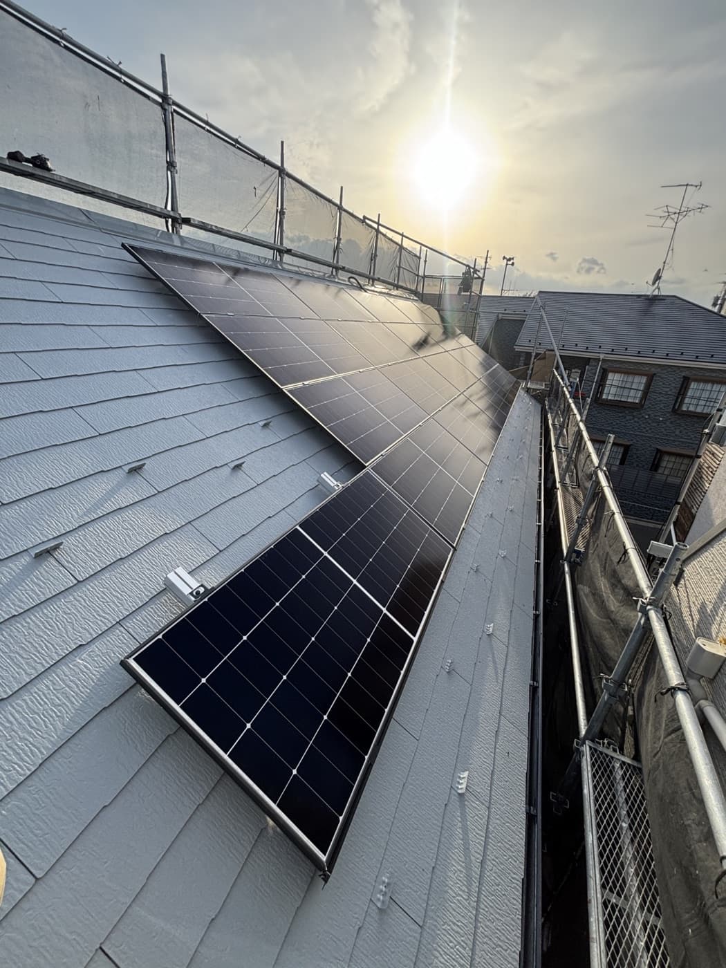 太陽光パネル設置後の屋根の様子